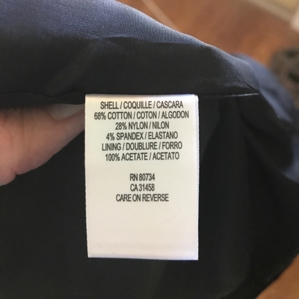 BCBGmaxazria black Pleated side‎ zip skirt size 6 - Picture 6 of 6